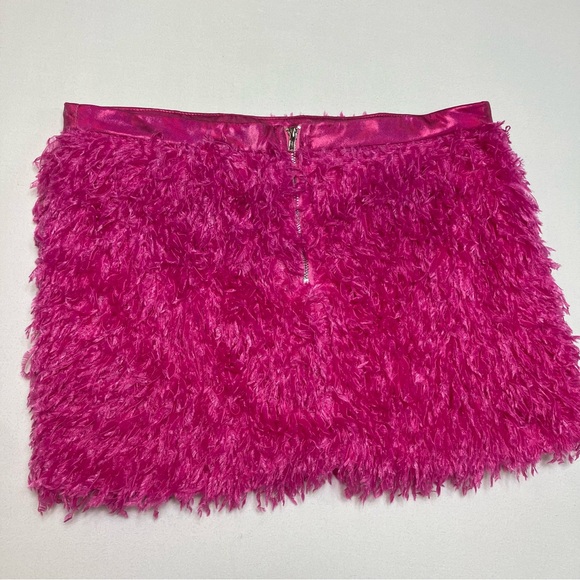 SHEIN Hot Pink Faux-Fur Mini Skirt Sz Med/6 - Picture 4 of 7
